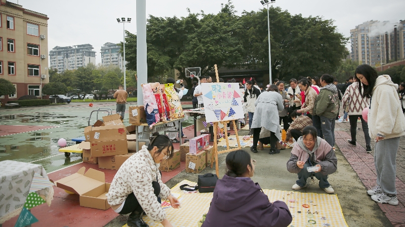 文化周|共享閑置，“集市”行樂(lè)，四川海蓉開(kāi)展愛(ài)心集市公益活動(dòng)